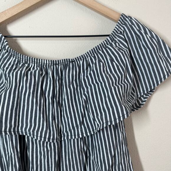Cotton Bleu Women's Gray Vertical Striped Blouse Tie Front Size Medium - Picture 3 of 7
